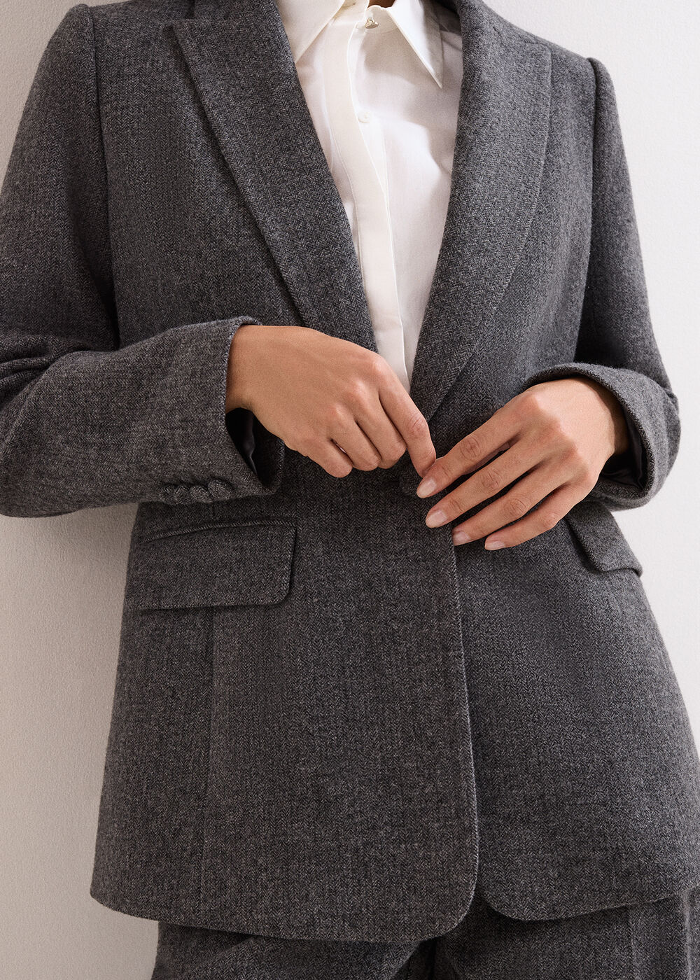 The Vivienne Contemporary Structured Jacket - Image 4 The Vivienne Contemporary Structured Jacket